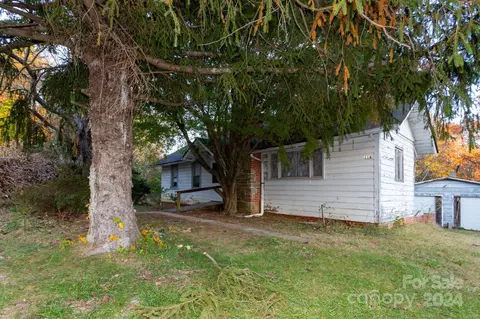 218 Northeast Ave, Swannanoa, NC 28778