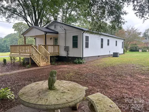 86 Adams Ln, Hiddenite, NC 28636