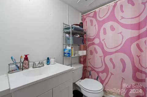 Bath - 110 Bd Ave, Morganton, NC 28655 photo 1 of 1