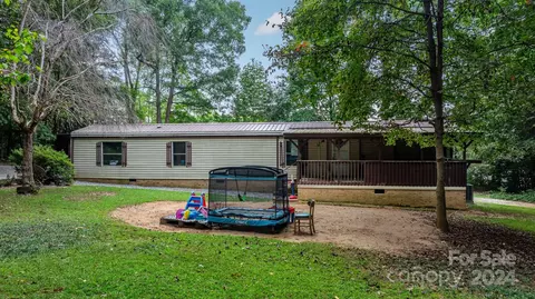 110 Bd Ave, Morganton, NC 28655