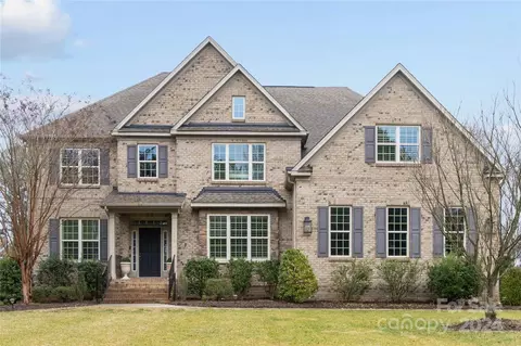 2520 Springs Dr, Charlotte, NC 28226