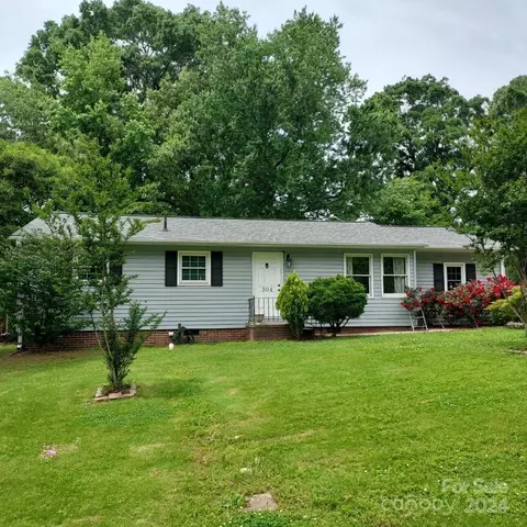904 Timberlane Dr, Mount Holly, NC 28120