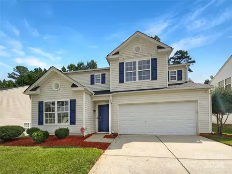 6524 Forest Cross Dr, Charlotte, NC 28216