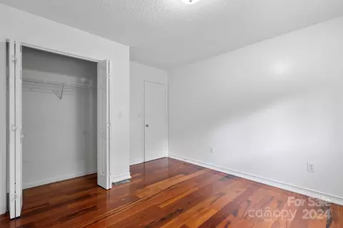 Bedroom - 1886 Red Berry Ln, Conover, NC 28613 photo 6 of 8