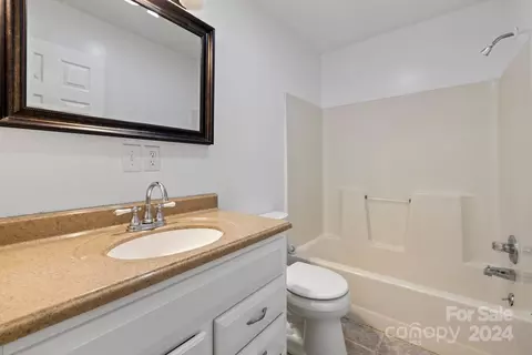 Bath - 1886 Red Berry Ln, Conover, NC 28613 photo 2 of 2