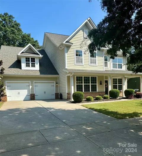 1708 Fairntosh Dr, Fort Mill, SC 29715
