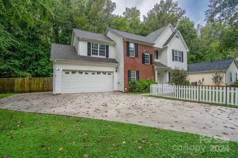 4007 Craven Hill Dr, Charlotte, NC 28216