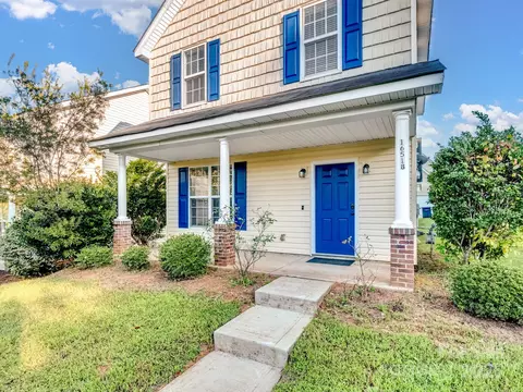 16518 Ambassador Park Dr, Huntersville, NC 28078