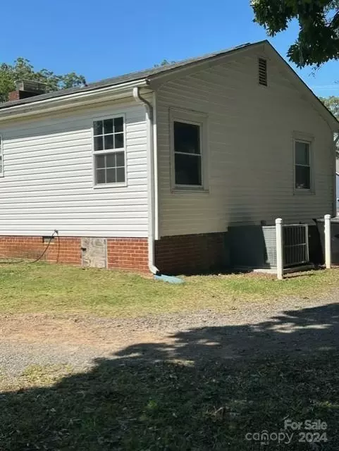  3405 Eva Nw Dr NW, Concord, NC 28027 photo 2