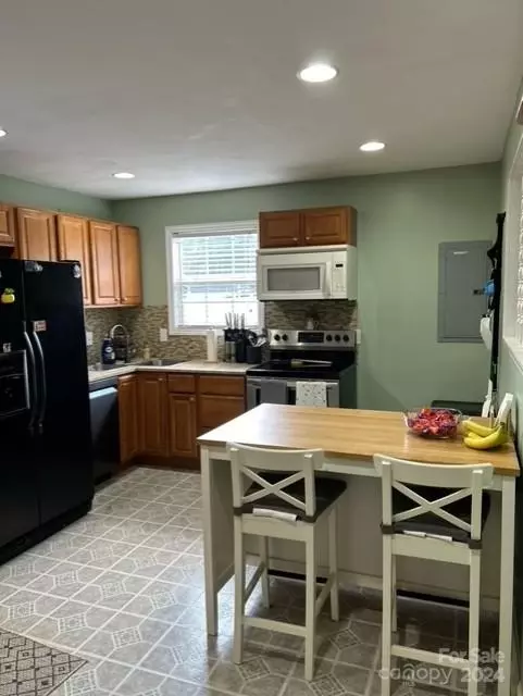  3405 Eva Nw Dr NW, Concord, NC 28027 photo 4