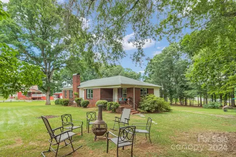 3464 Old Catawba Rd, Claremont, NC 28610