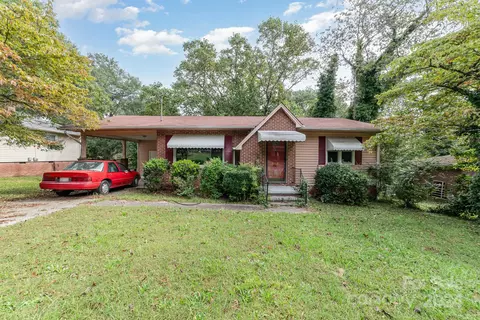 1012 Green Circle Dr, Gastonia, NC 28054