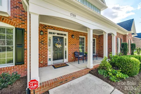1732 Bentgrass Ln, Tega Cay, SC 29708 photo 2