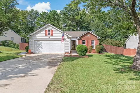 2414 Coatsdale Ln, Matthews, NC 28104