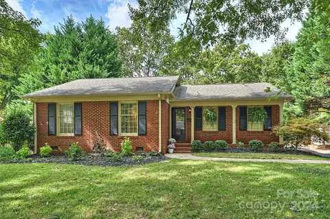7036 Wrentree Dr, Charlotte, NC 28210