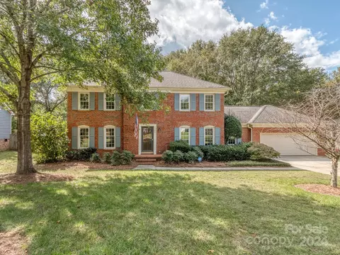 9240 Hemingford Ct, Charlotte, NC 28277