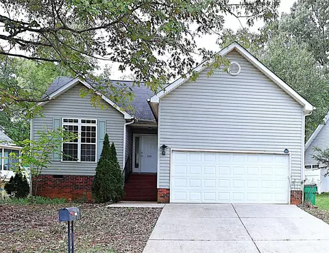 5115 Rosemede Dr, Charlotte, NC 28227