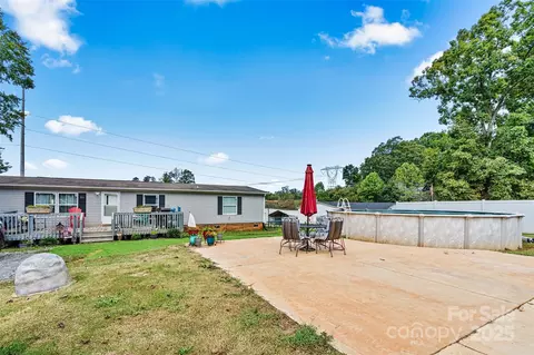 7686 Hickory Creek Dr, Denver, NC 28037