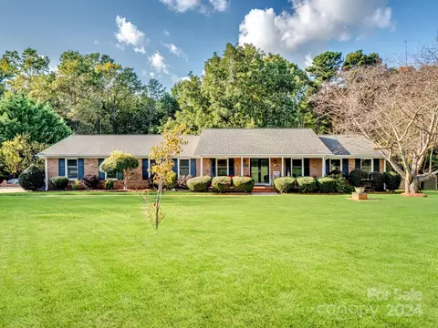 12701 Hashanli Pl, Matthews, NC 28105