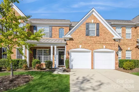 5066 Ashford Crest Ln, Charlotte, NC 28226