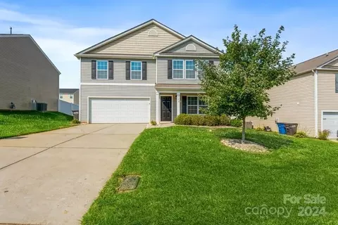 123 Harvest Pointe Dr, Statesville, NC 28677
