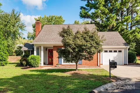 7305 Winnington Cir, Charlotte, NC 28226
