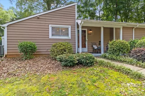 9040 Covedale Dr, Charlotte, NC 28270