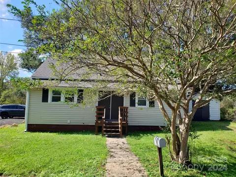 142 Alsace St, Mount Holly, NC 28120