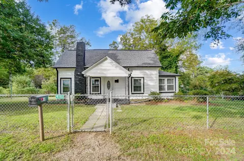 210 W Ohio Ave, Bessemer City, NC 28016