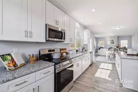 Kitchen - 1038 Heath Helms Rd, Monroe, NC 28110 photo 3 of 4