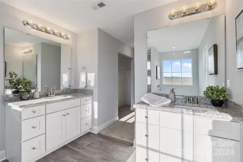 Bath - 1038 Heath Helms Rd, Monroe, NC 28110 photo 3 of 5