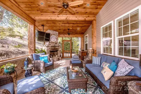 152 Chollywood Dr, Mooresville, NC 28115