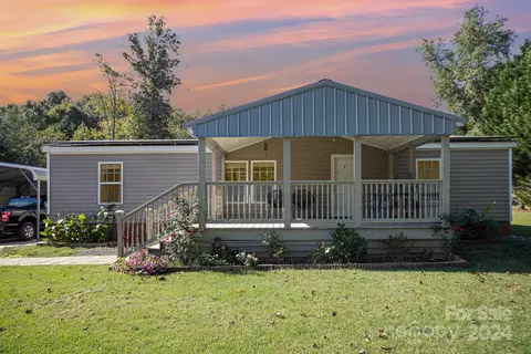1036 Lakeland Ave, Lincolnton, NC 28092