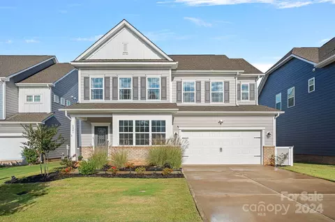 4041 Whipcord Dr, Waxhaw, NC 28173