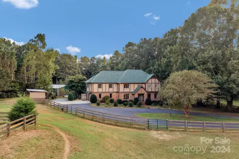 300 Red Barn Trl, Matthews, NC 28104