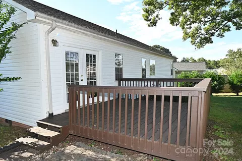 817 Gemcrest Ne Dr NE, Conover, NC 28613 photo 31