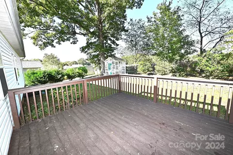 817 Gemcrest Ne Dr NE, Conover, NC 28613 photo 29