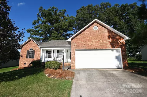 817 Gemcrest Ne Dr NE, Conover, NC 28613