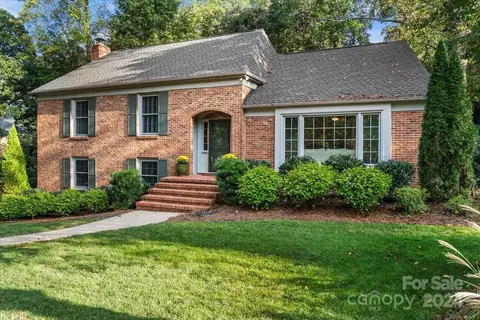 2925 Hinsdale St, Charlotte, NC 28210
