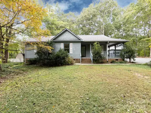 5908 Indian Brook Dr, Matthews, NC 28104