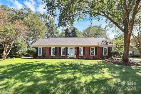11726 Charnwood Ct, Charlotte, NC 28277