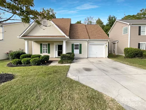 3903 Planters Watch Dr, Charlotte, NC 28278