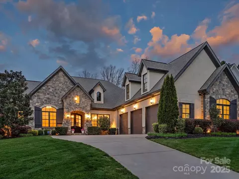 1611 Arborfield Commons Ct, Matthews, NC 28105