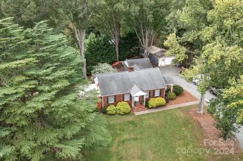7401 Beatties Ford Rd, Charlotte, NC 28216