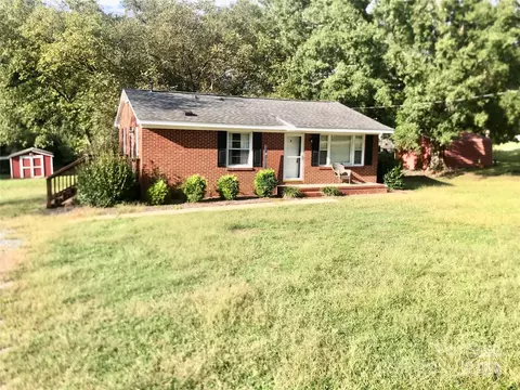 310 W Miller St, Jefferson, SC 29718