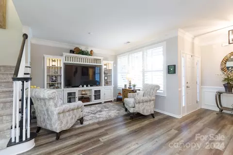 Living - 710 Deerbrook Ln, Tega Cay, SC 29708 photo 1 of 2