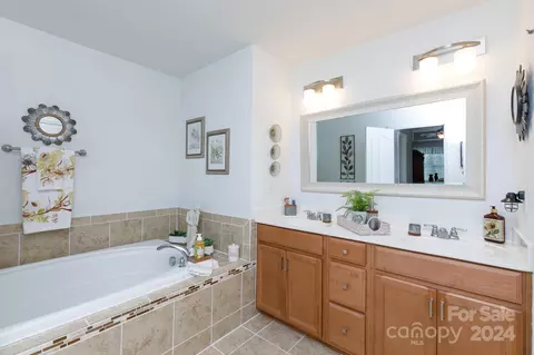 Bath - 710 Deerbrook Ln, Tega Cay, SC 29708 photo 1 of 2