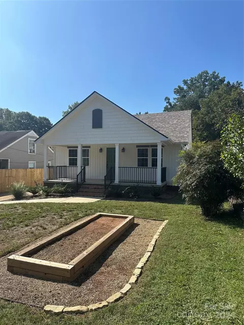 613 N Kelly St, Statesville, NC 28677