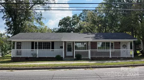 116 Pinckney St, Chester, SC 29706
