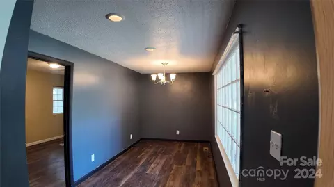 Living - 116 Pinckney St, Chester, SC 29706 photo 1 of 2